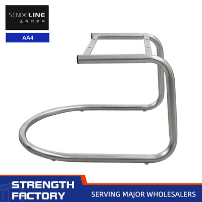 Goede prijs Ergonomische metalen kantoorstoel Duurzame constructie Zwarte elektroplatering Kleur online